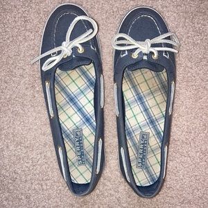 Navy blue Sperrys